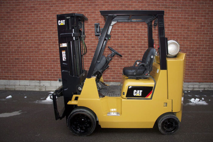 Box Car Special Forklift Caterpillar GC40KSTR