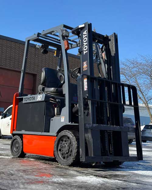 Forklift Toyota 8FBCU30